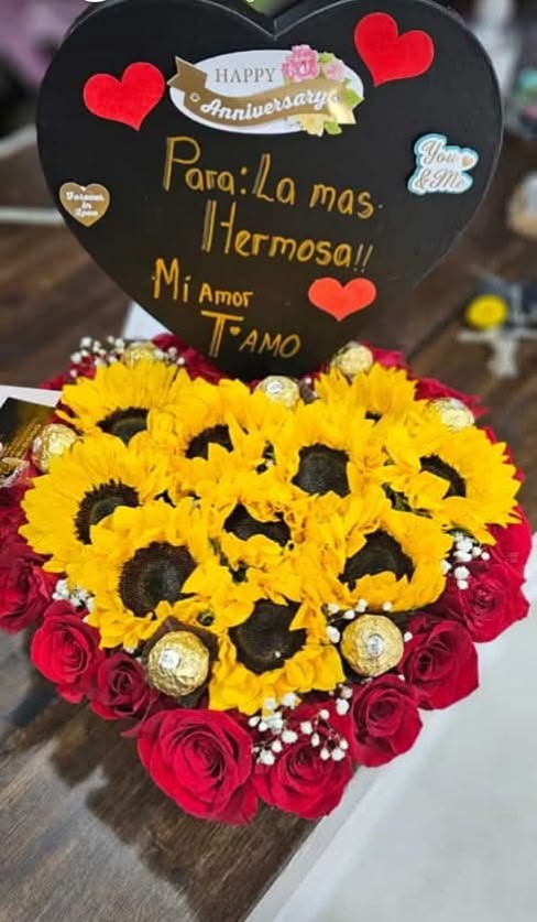 Big Heart of Roses and Sunflower